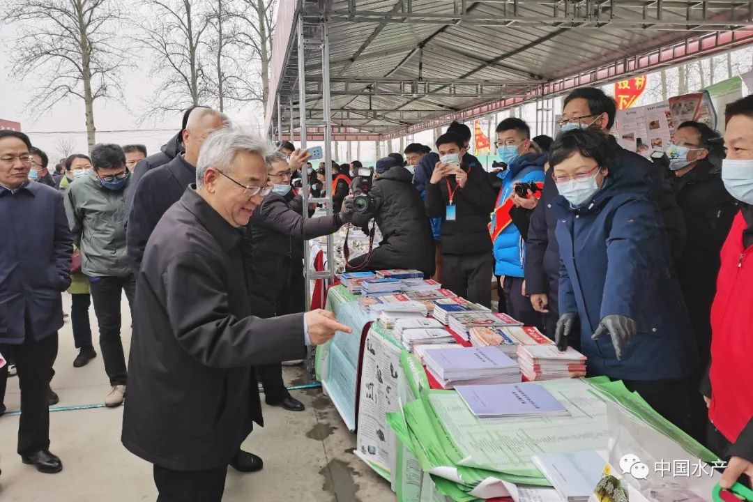 色翁荡息又大又硬又粗又爽